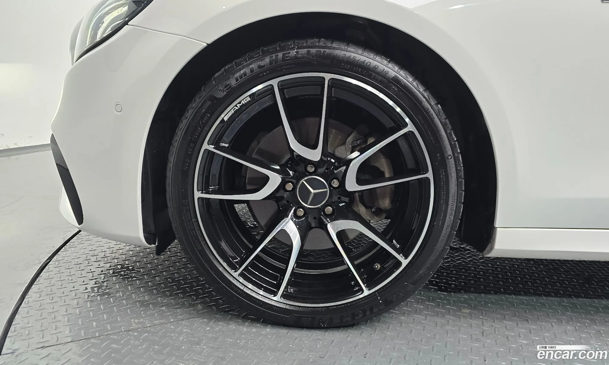 Mercedes-Benz E-Class W213 2018 — 12