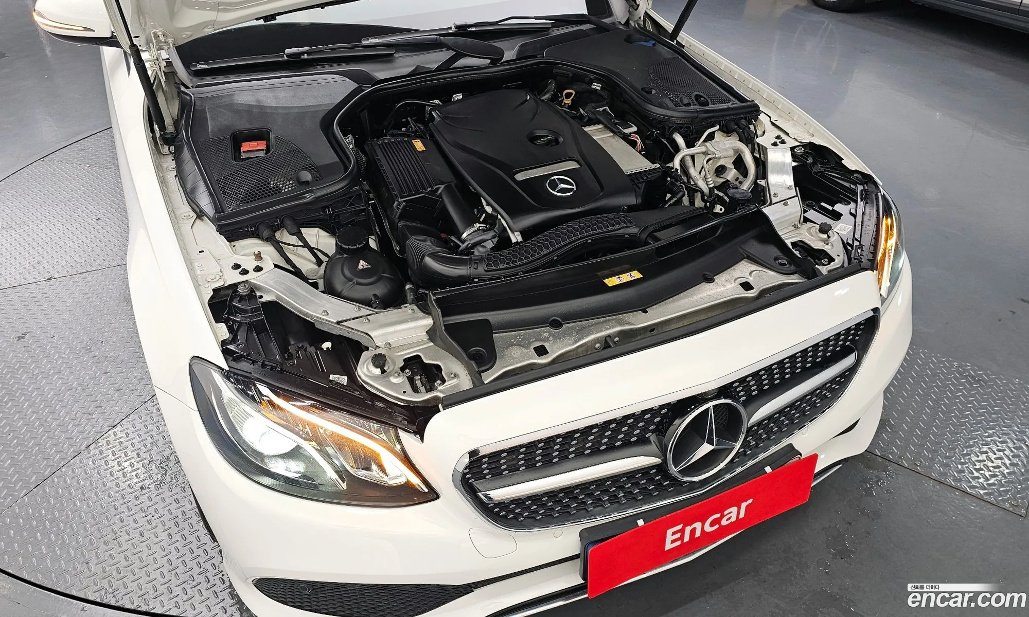 Mercedes-Benz E-Class W213 2017 WDDZF4CB2HA277254 — 17