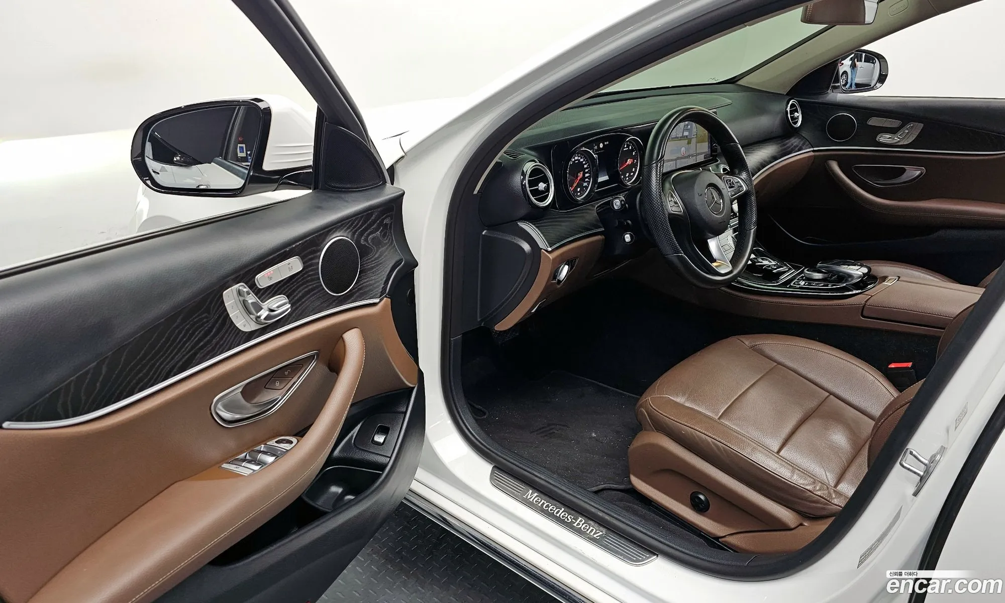Mercedes-Benz E-Class W213 2017 WDDZF4CB2HA277254 — 27