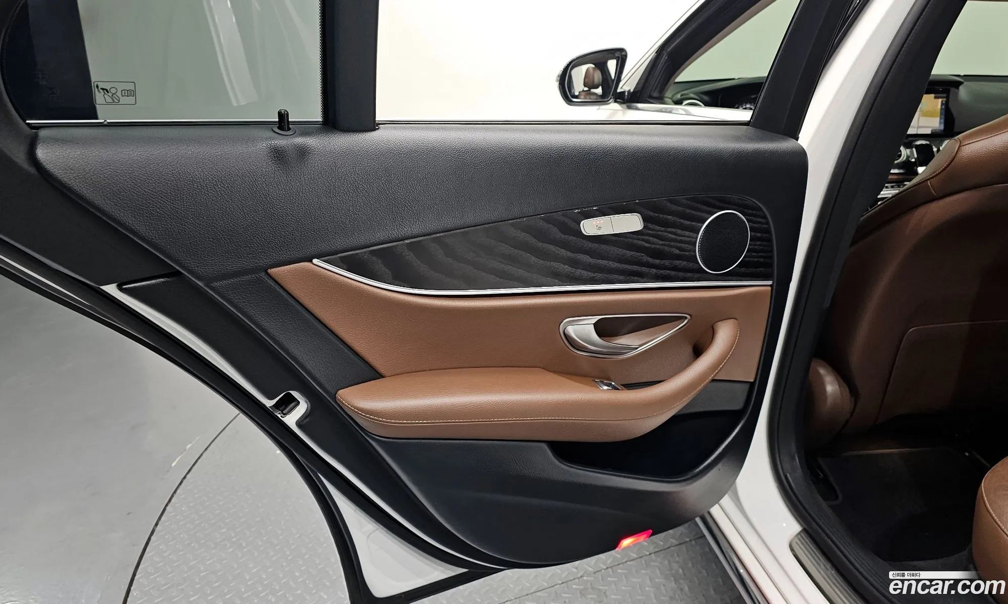 Mercedes-Benz E-Class W213 2017 WDDZF4CB2HA277254 — 14