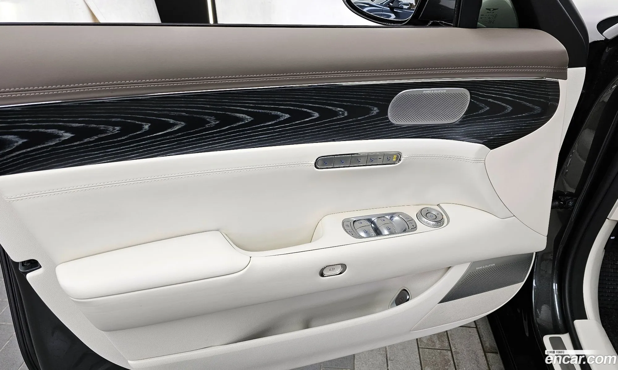 Genesis G90 2024 — 17