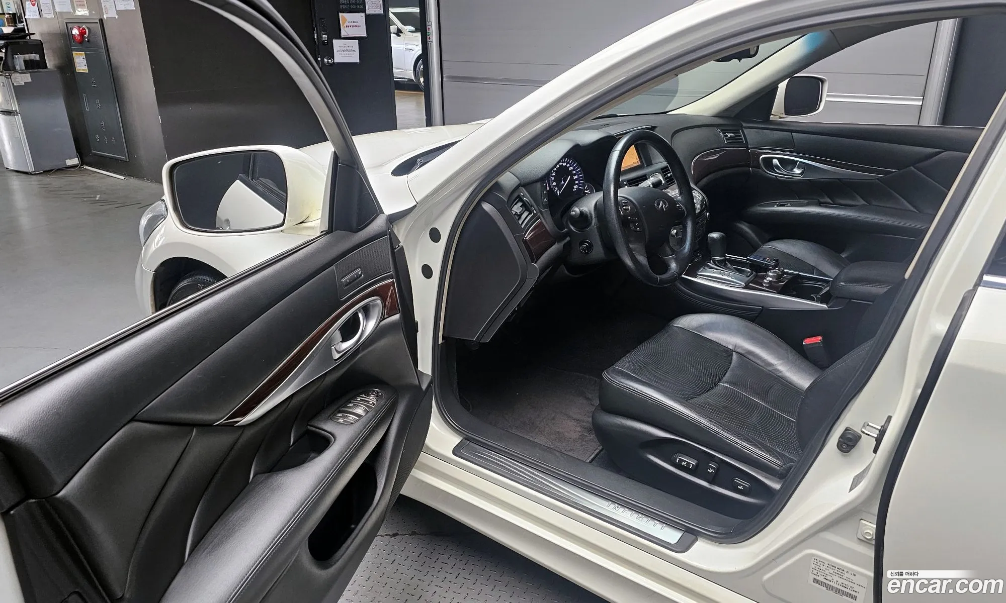 Infiniti M37