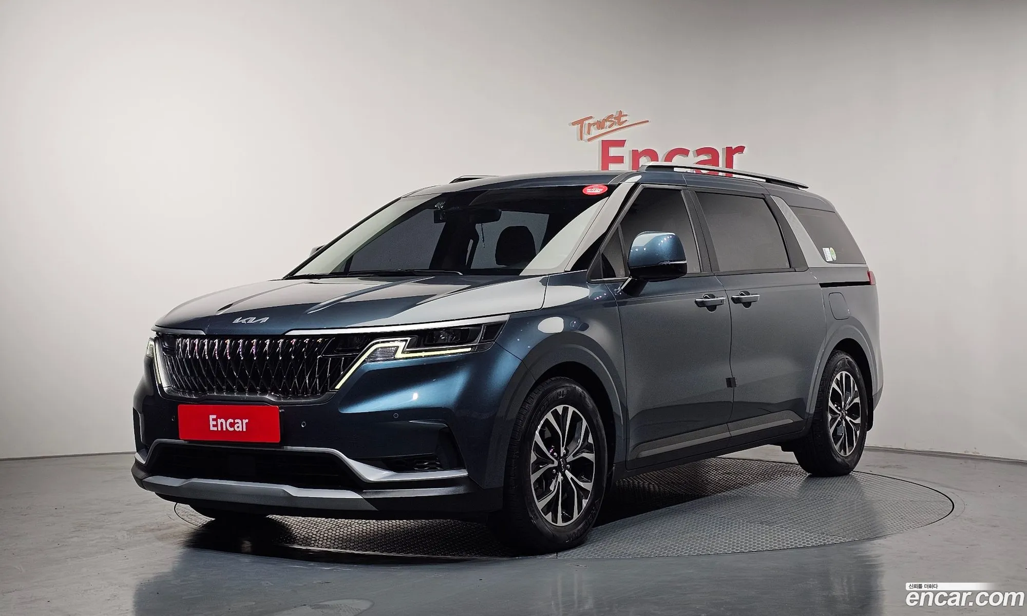 Kia Carnival 2021 — 17