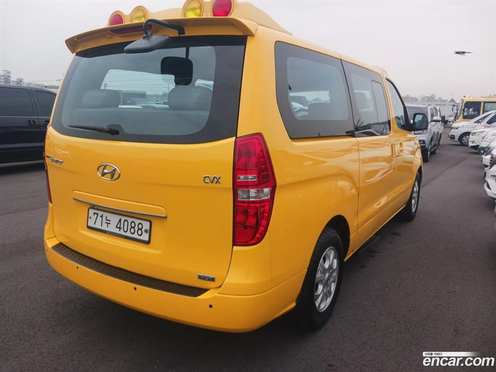 Hyundai Grand Starex 2013 — 11