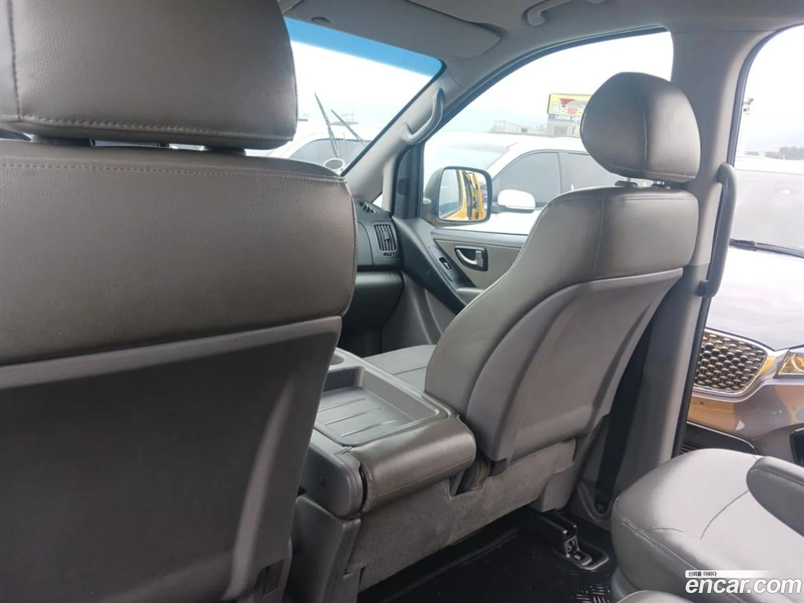 Hyundai Grand Starex 2013 — 3