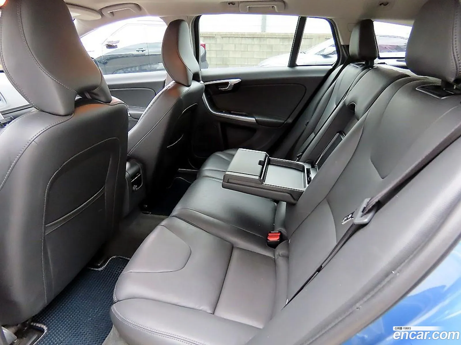 Volvo V60 2016 — 19