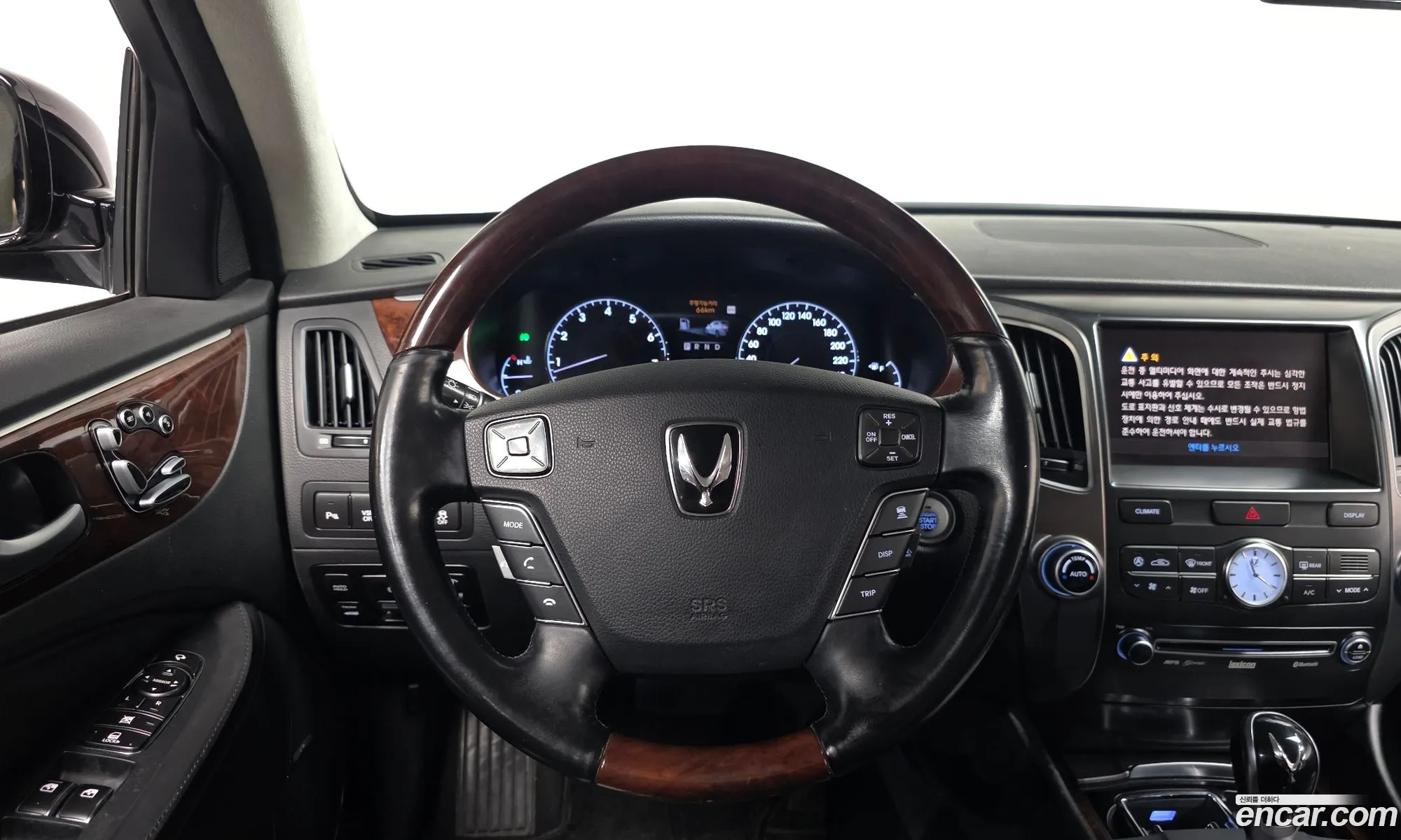 Hyundai Equus 2011 — 16