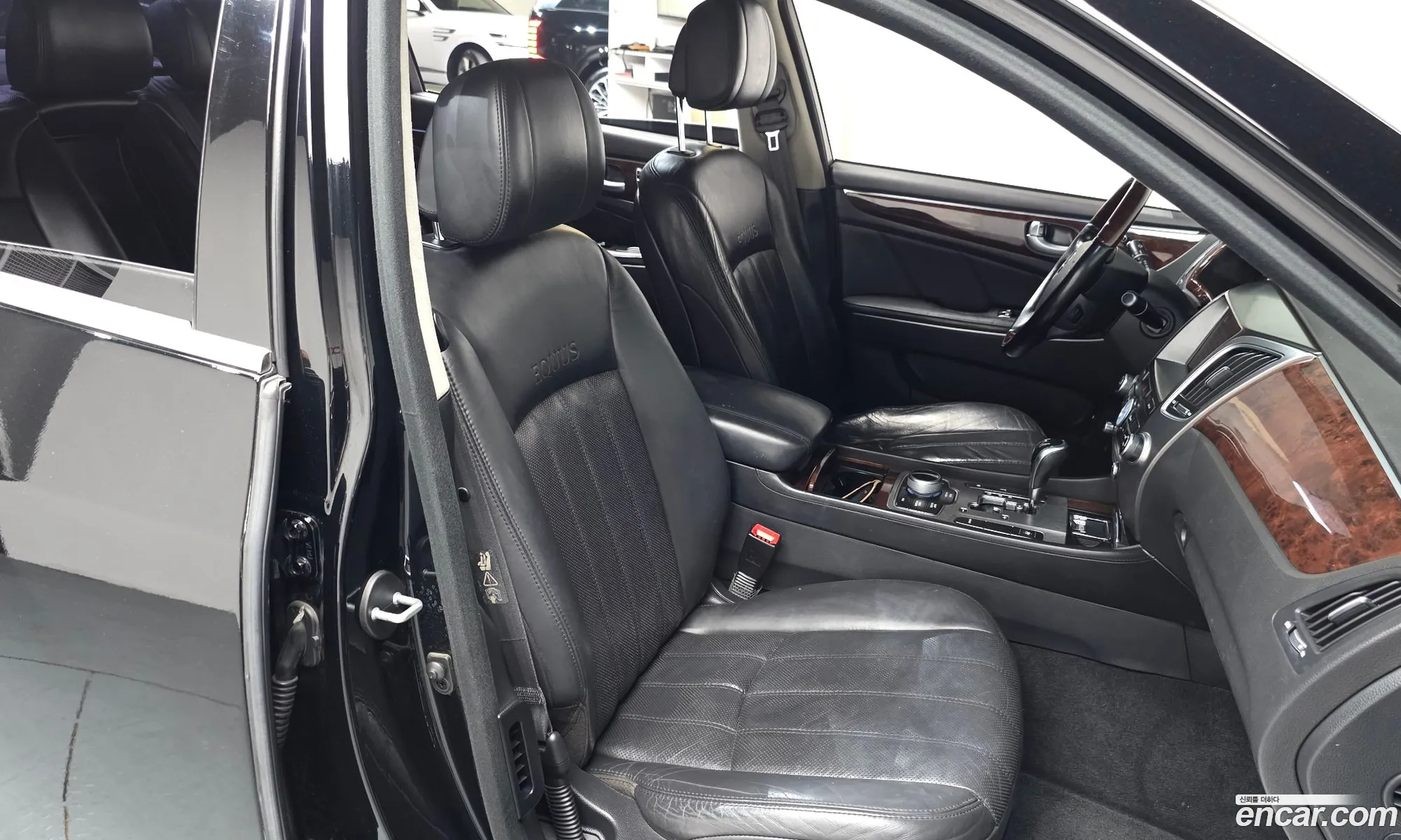 Hyundai Equus 2011 — 15