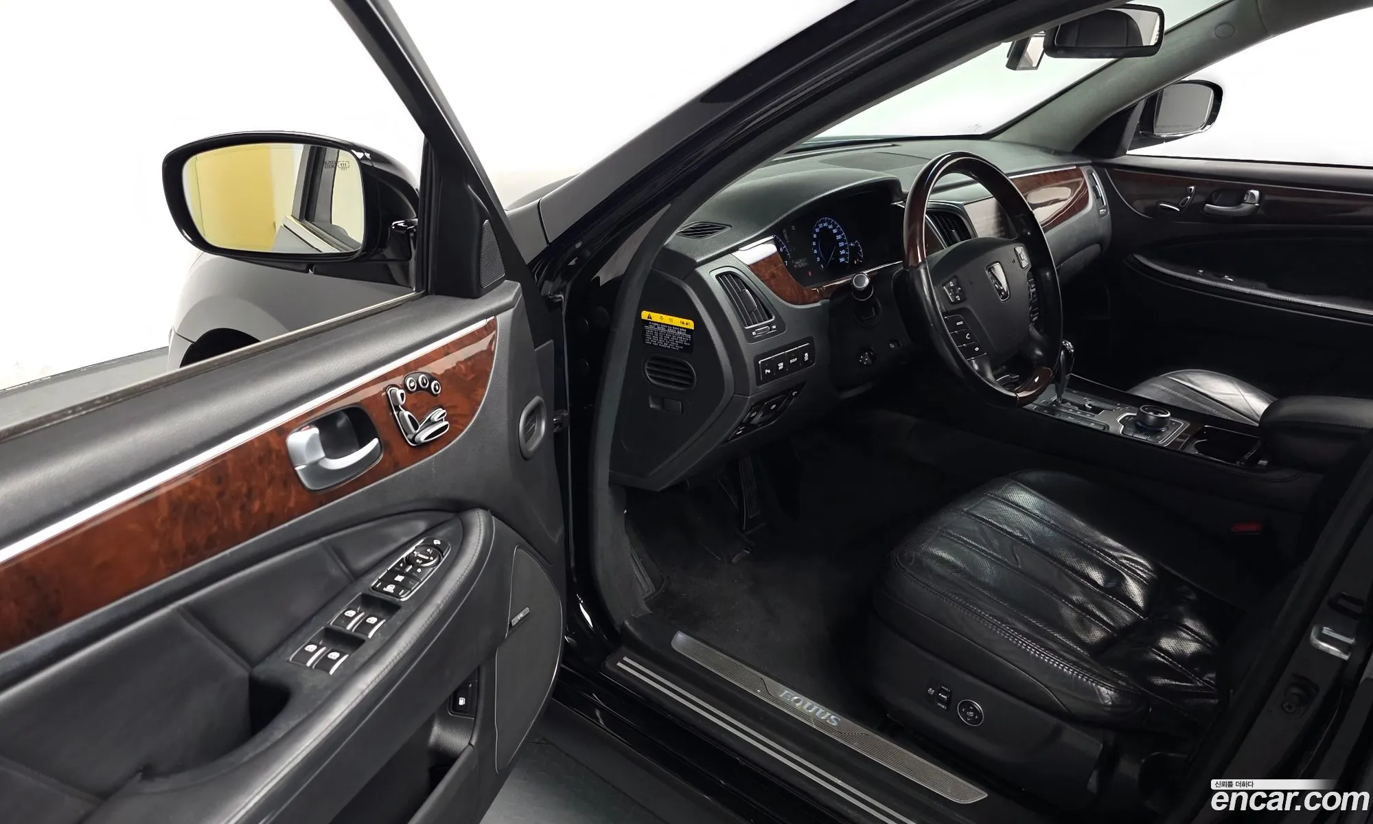 Hyundai Equus 2011 — 12