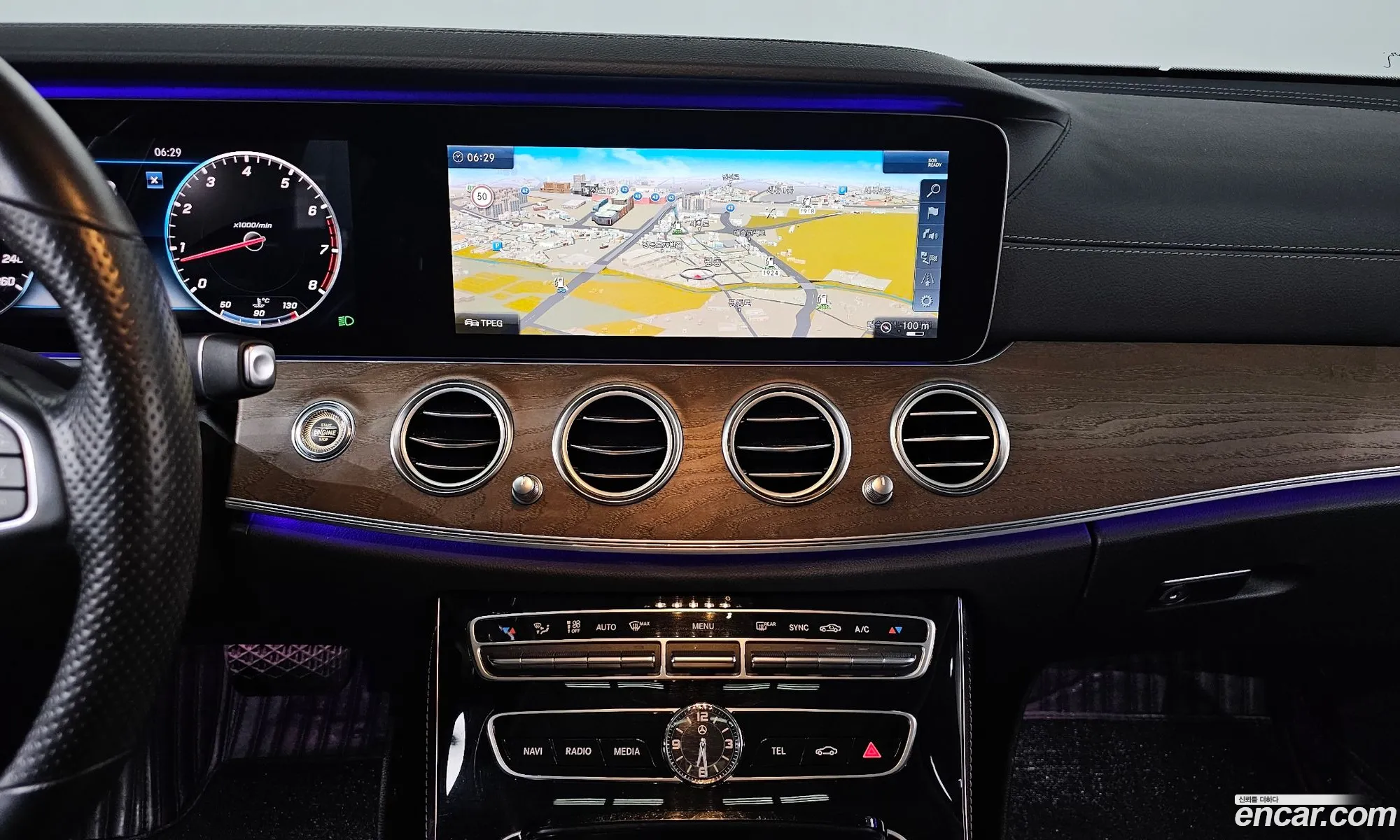 Mercedes-Benz E-Class W213 2018 WDDZF4KB9JA378380 — 12