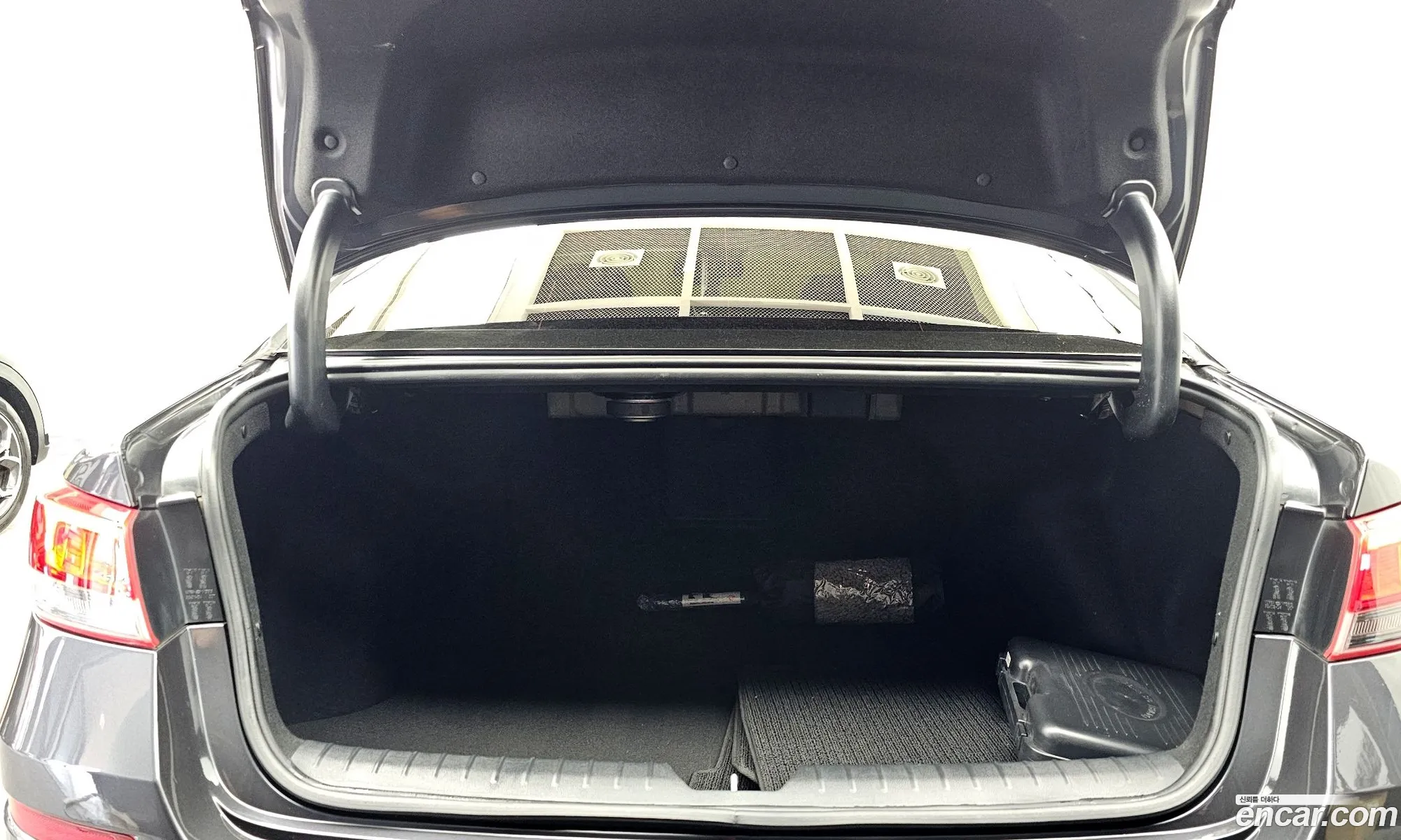Kia K5 2019 — 16