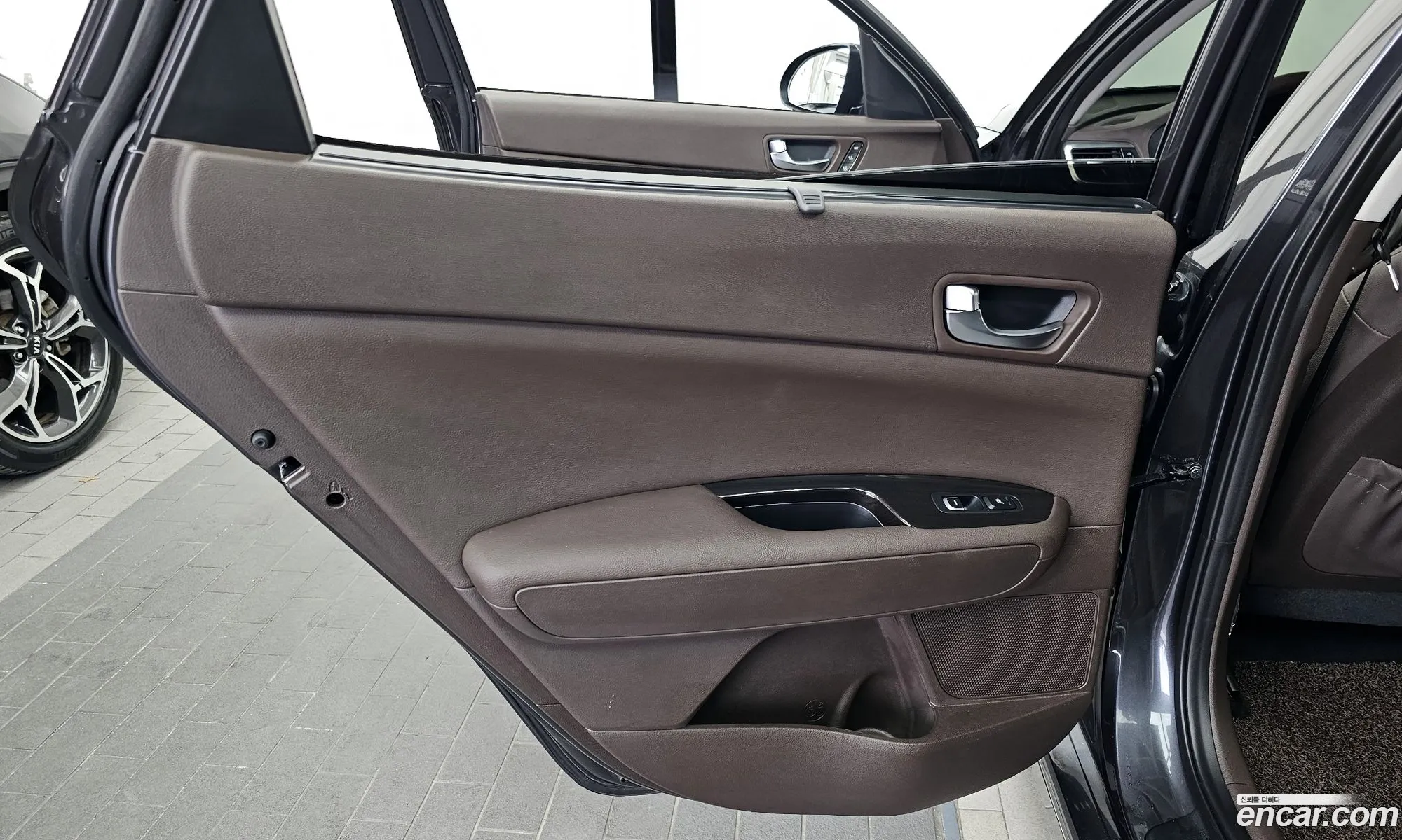Kia K5 2019 — 32