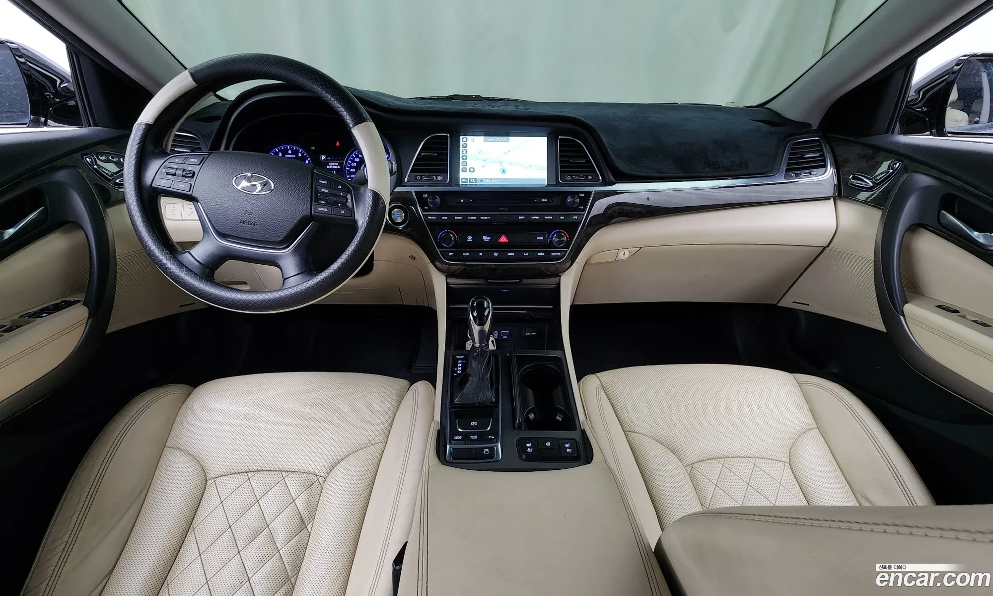 Hyundai Aslan 2015 — 2