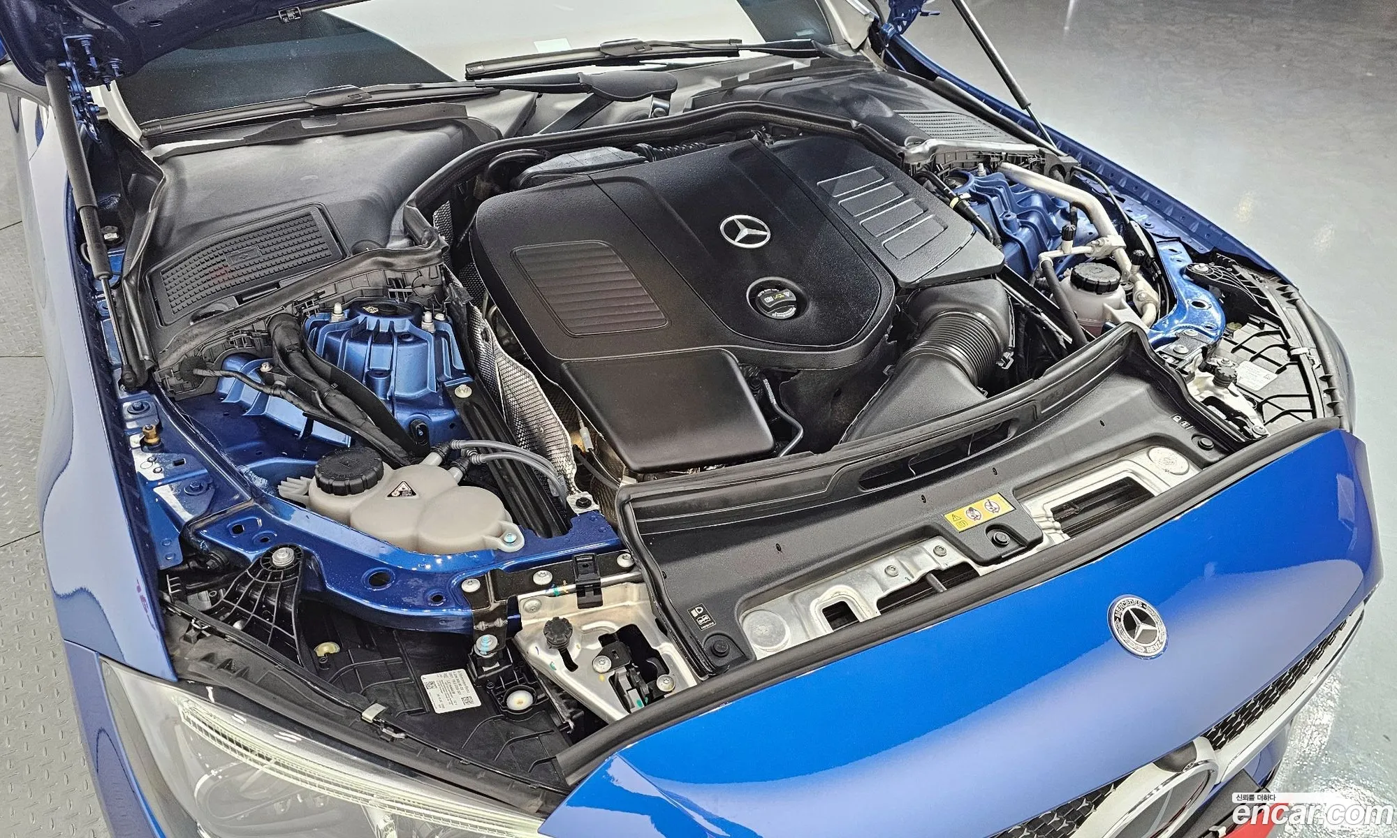 Mercedes-Benz C-Class W206 2023 — 17