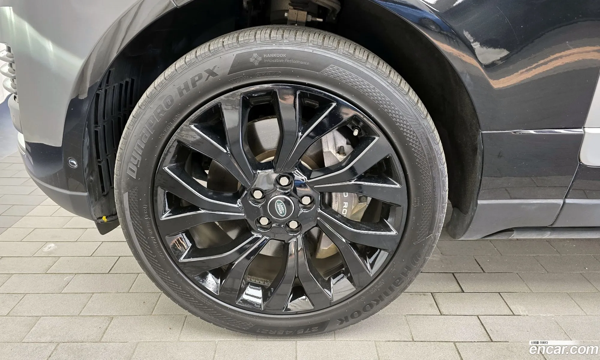 Land Rover Range Rover 2018 SALGA2BJ1JA508558 — 5