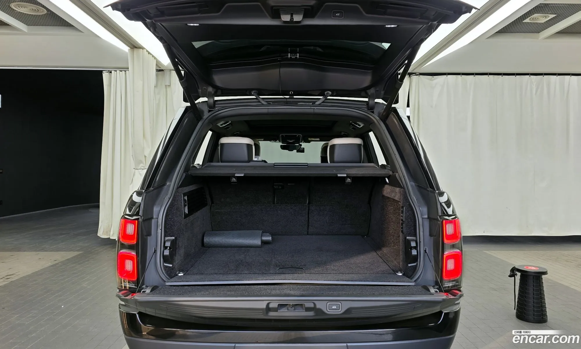 Land Rover Range Rover 2018 SALGA2BJ1JA508558 — 20