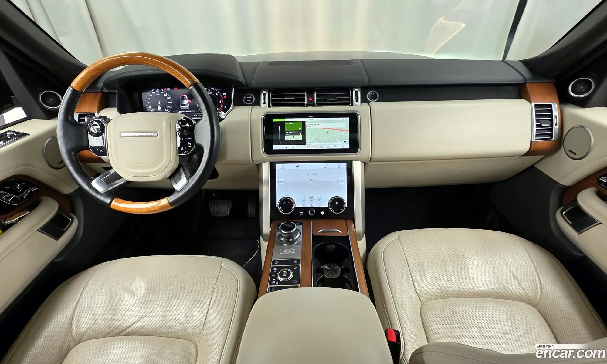 Land Rover Range Rover 2018 SALGA2BJ1JA508558 — 4