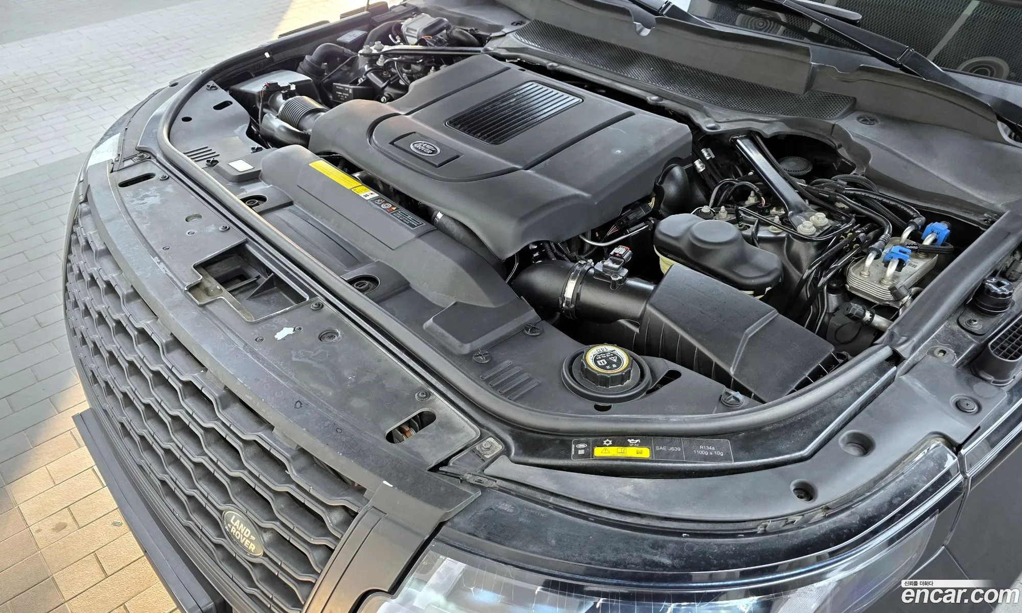 Land Rover Range Rover 2018 SALGA2BJ1JA508558 — 15