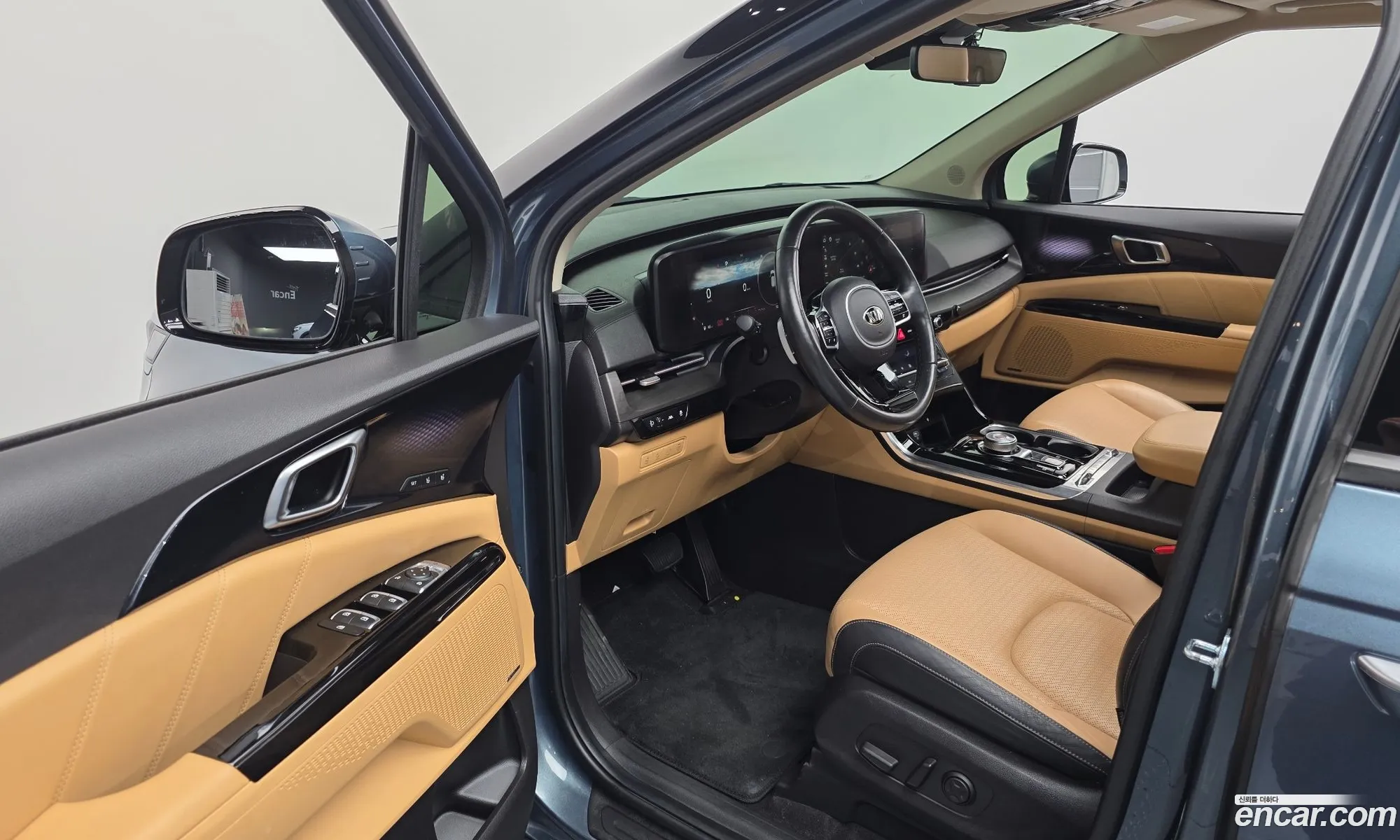 Kia Carnival 2021 — 17