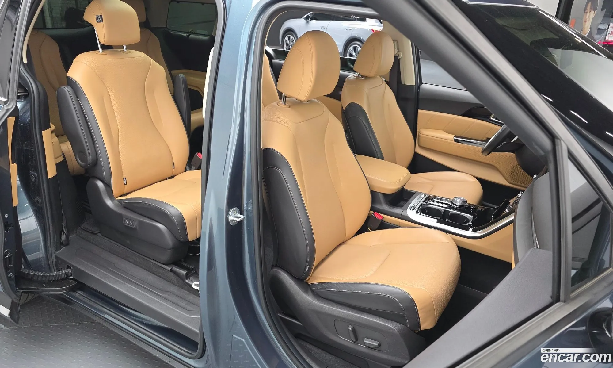 Kia Carnival 2021 — 3