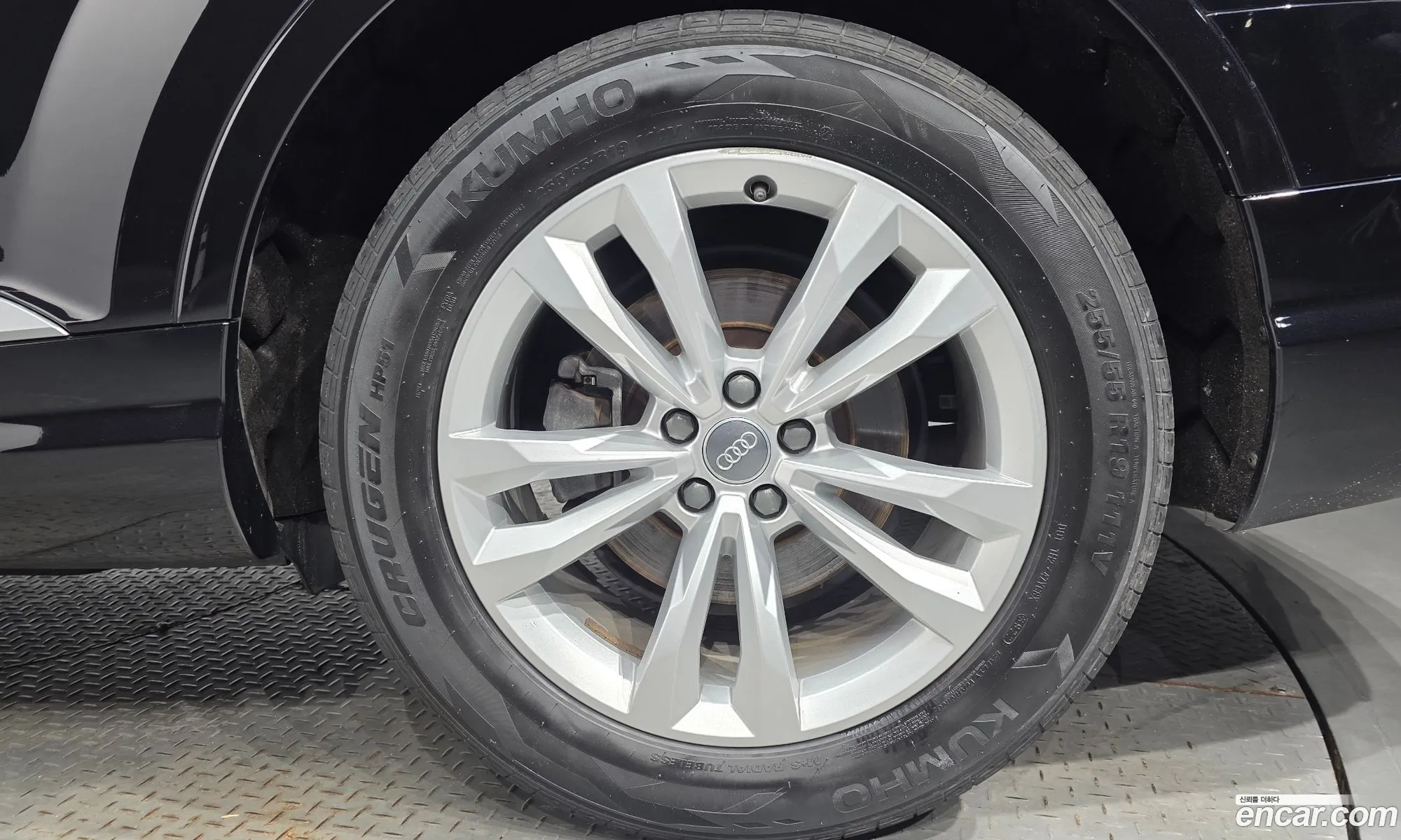 Audi Q7 2019 WAUZZZ4M9KD045509 — 4