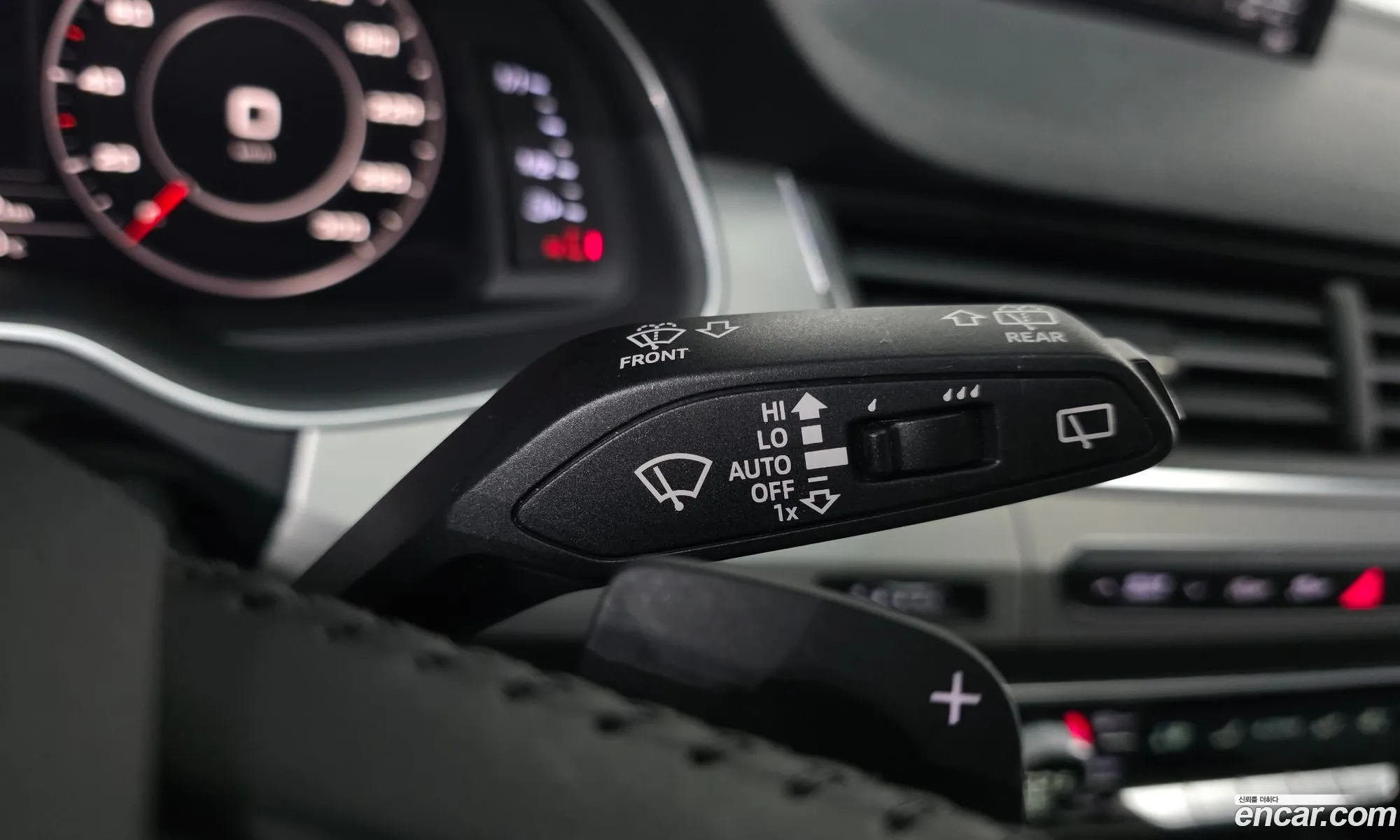 Audi Q7 2019 WAUZZZ4M9KD045509 — 17