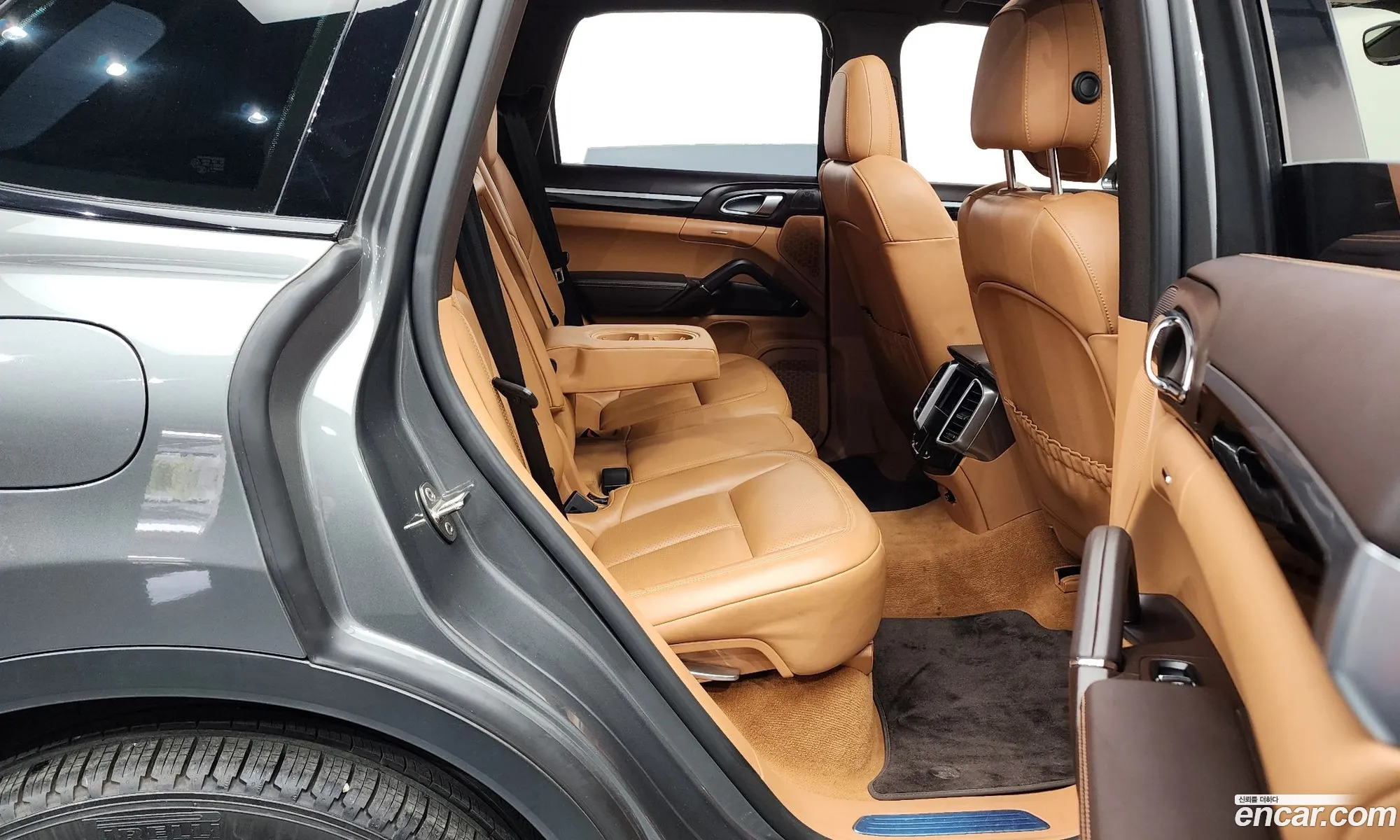 Porsche Cayenne 2015 WP1AF2928FLA35734 — 2