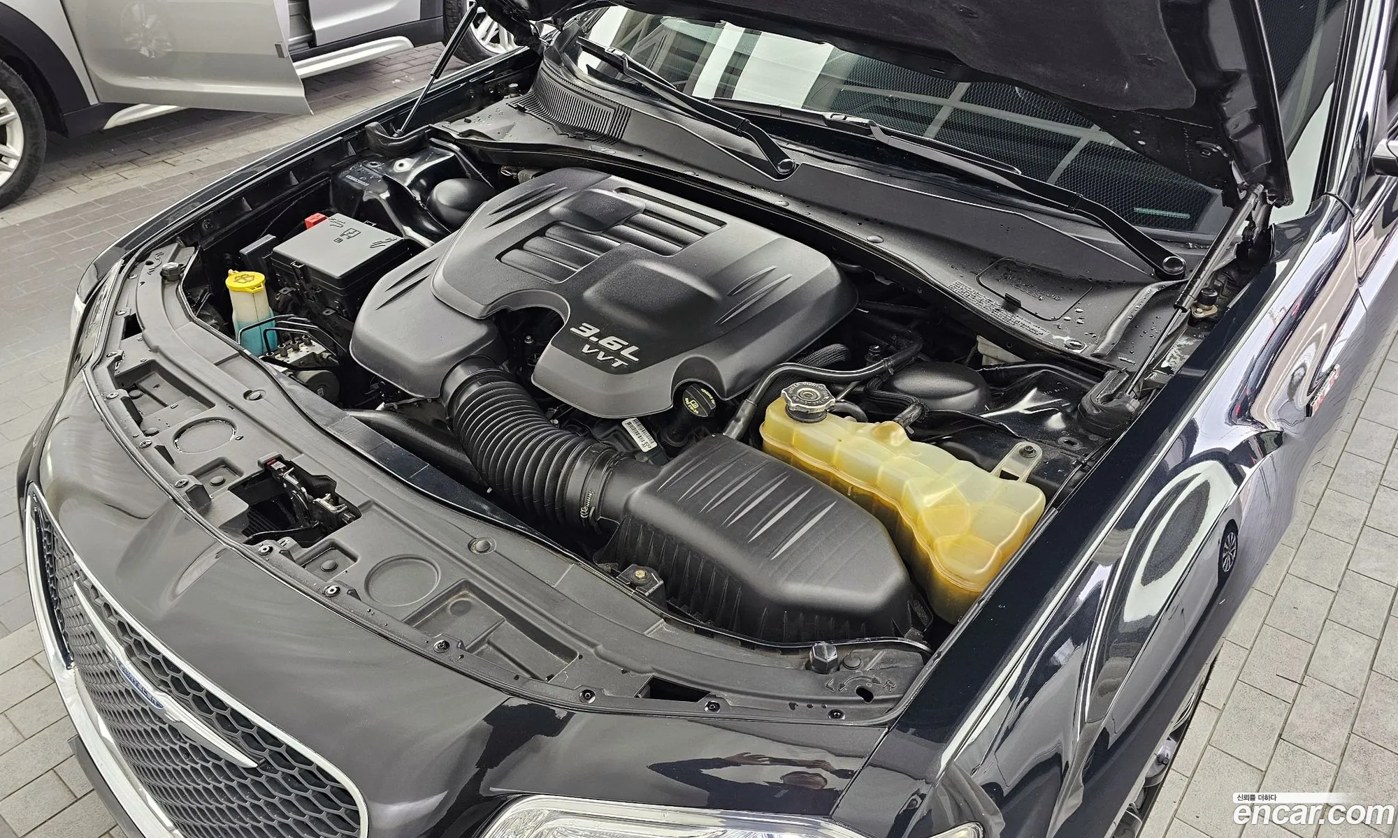 Chrysler 300C 2015 2C3CCACG2FH818535 — 12