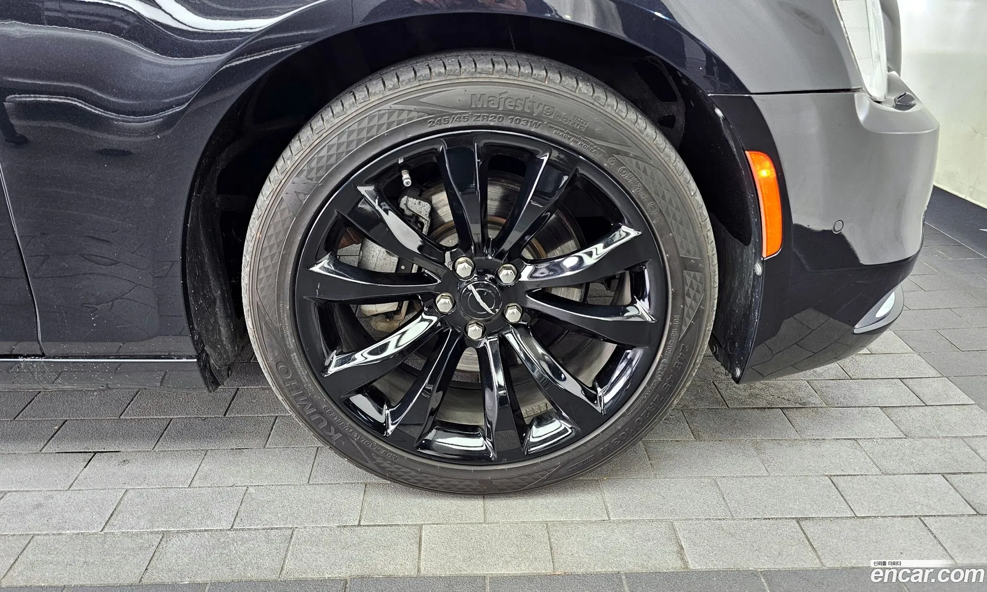 Chrysler 300C 2015 2C3CCACG2FH818535 — 20
