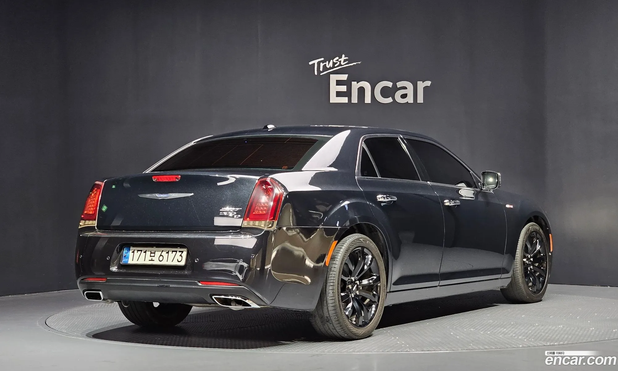 Chrysler 300C 2015 2C3CCACG2FH818535 — 19