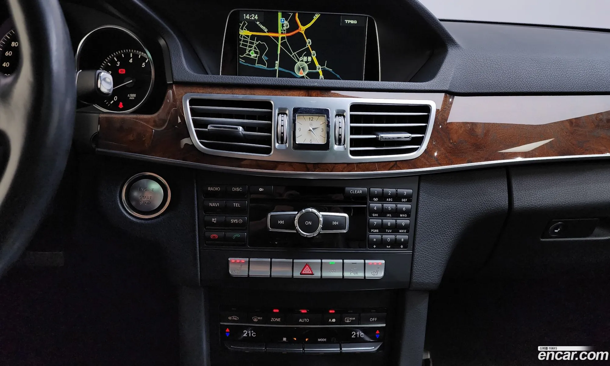 Mercedes-Benz E-Class W212 2014 WDDHF5FB7EB031612 — 4