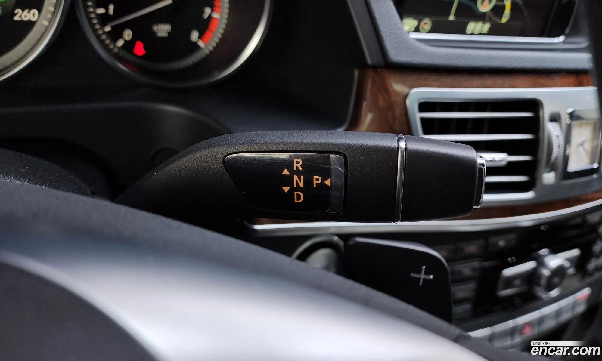 Mercedes-Benz E-Class W212 2014 WDDHF5FB7EB031612 — 6