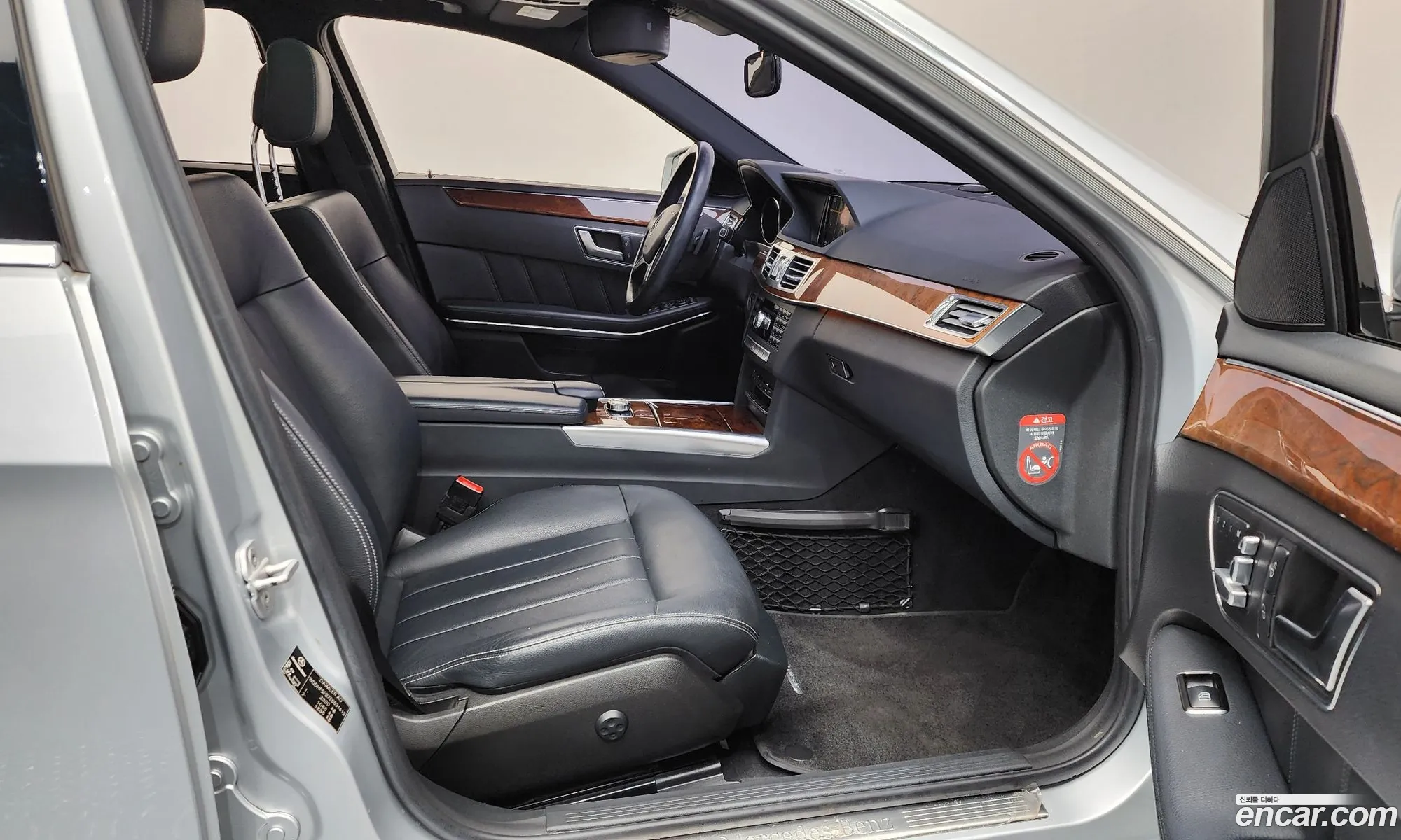 Mercedes-Benz E-Class W212 2014 WDDHF5FB7EB031612 — 13
