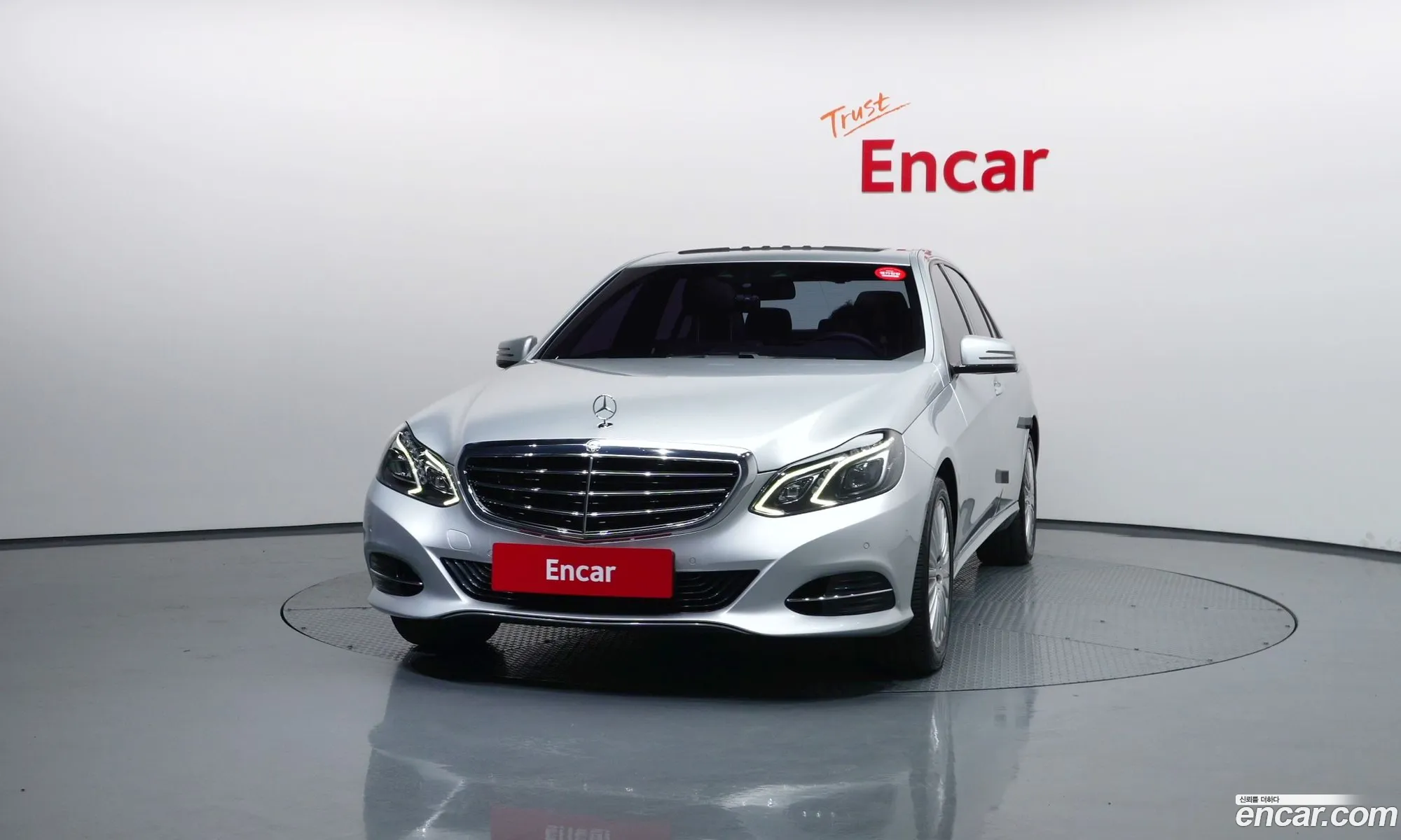 Mercedes-Benz E-Class W212 2014 WDDHF5FB7EB031612 — 17