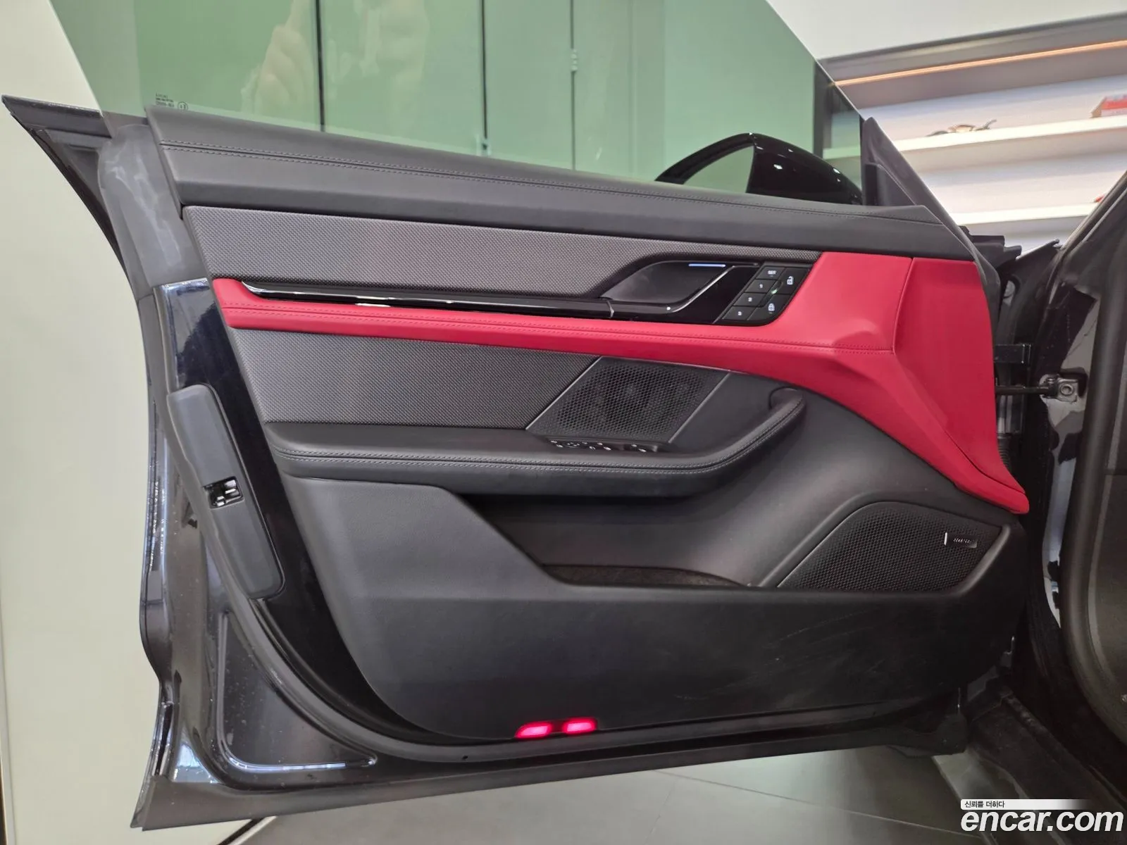 Porsche Taycan 2025 — 11