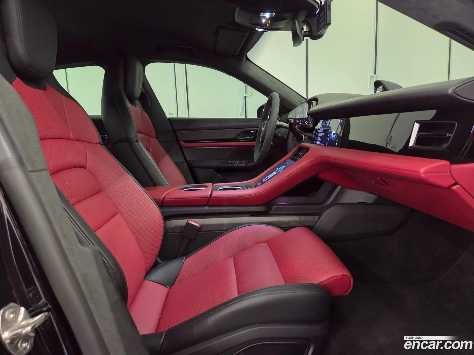 Porsche Taycan 2025 — 13