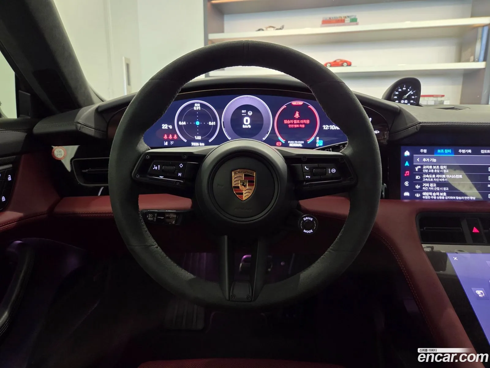 Porsche Taycan 2025 — 16