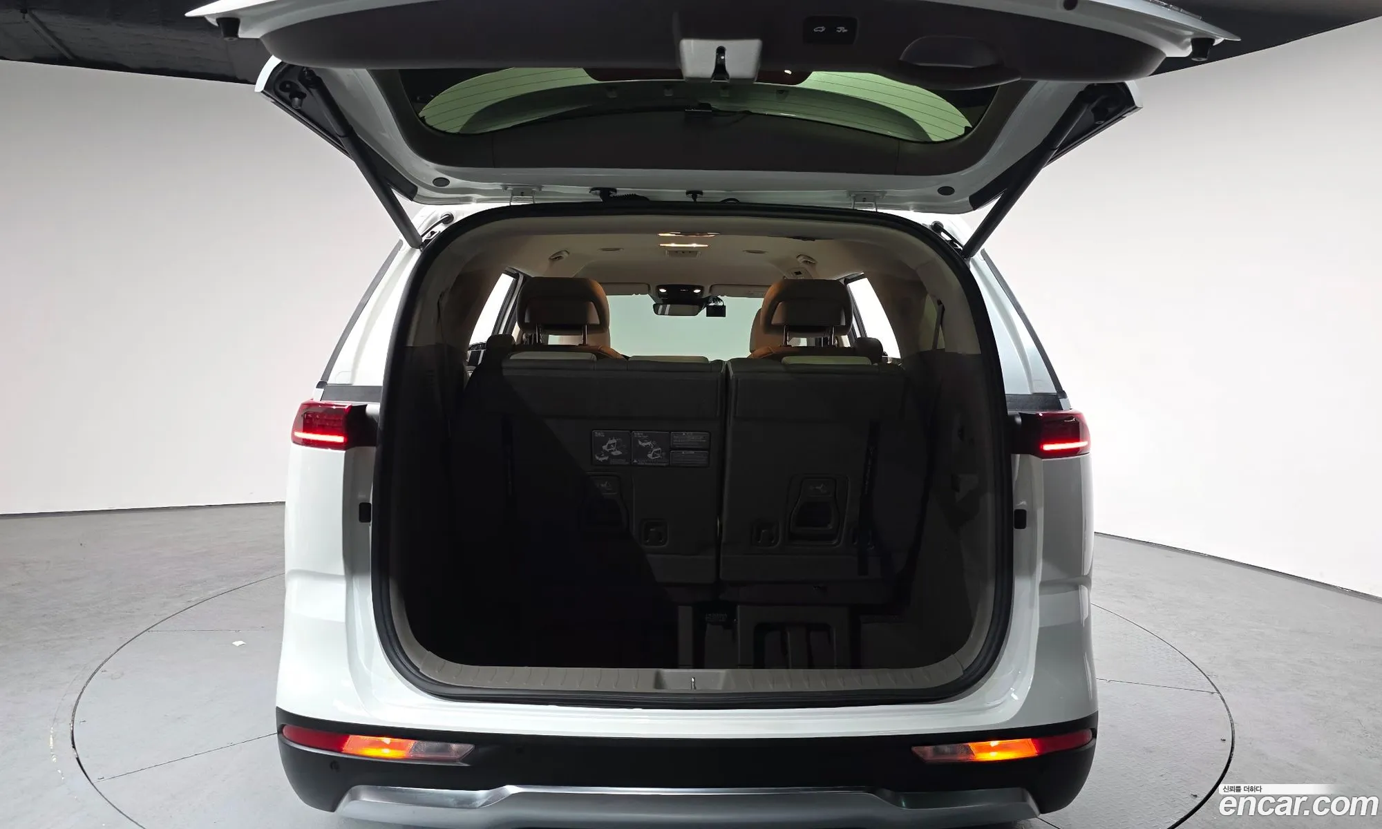 Kia Carnival 2020 — 3