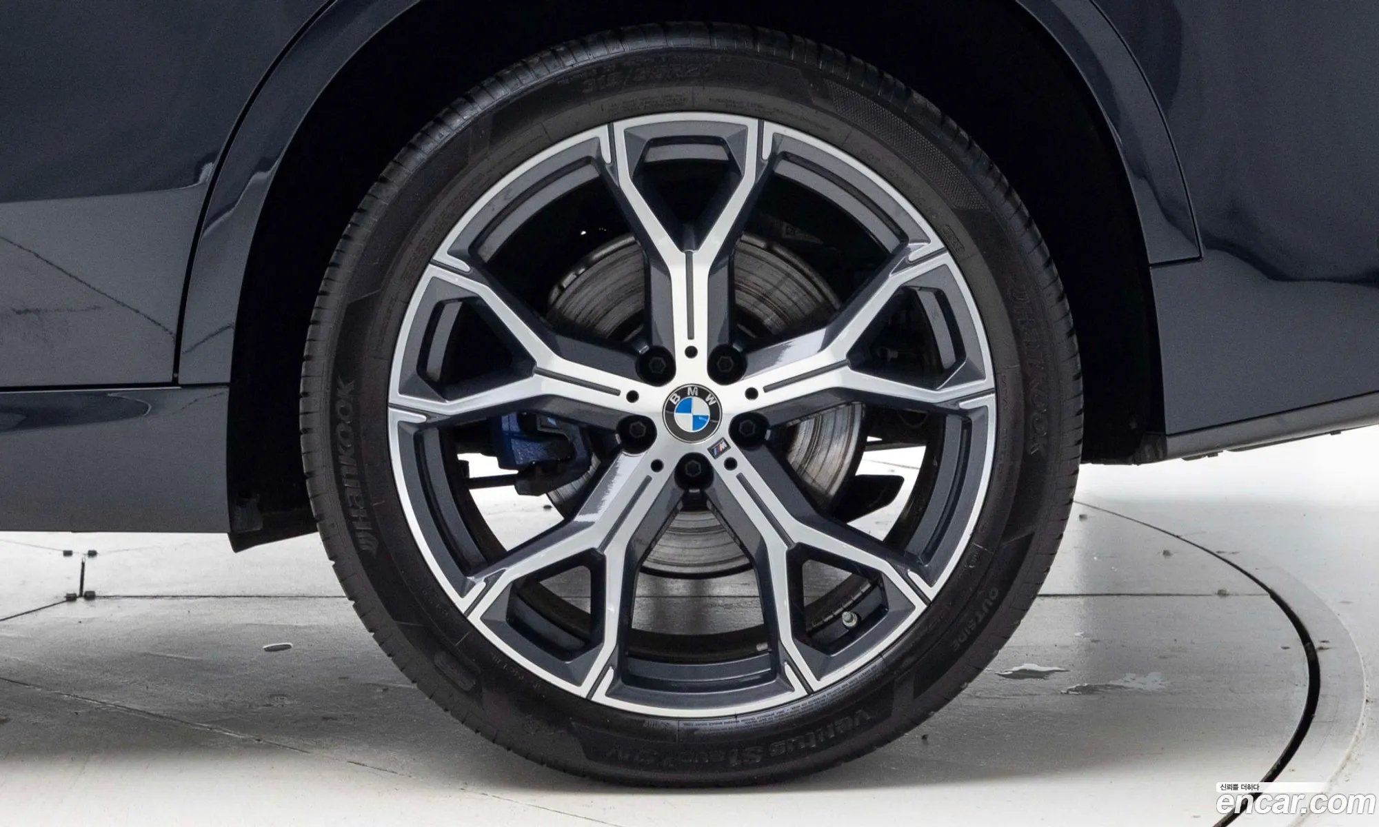BMW X5 2022 — 7