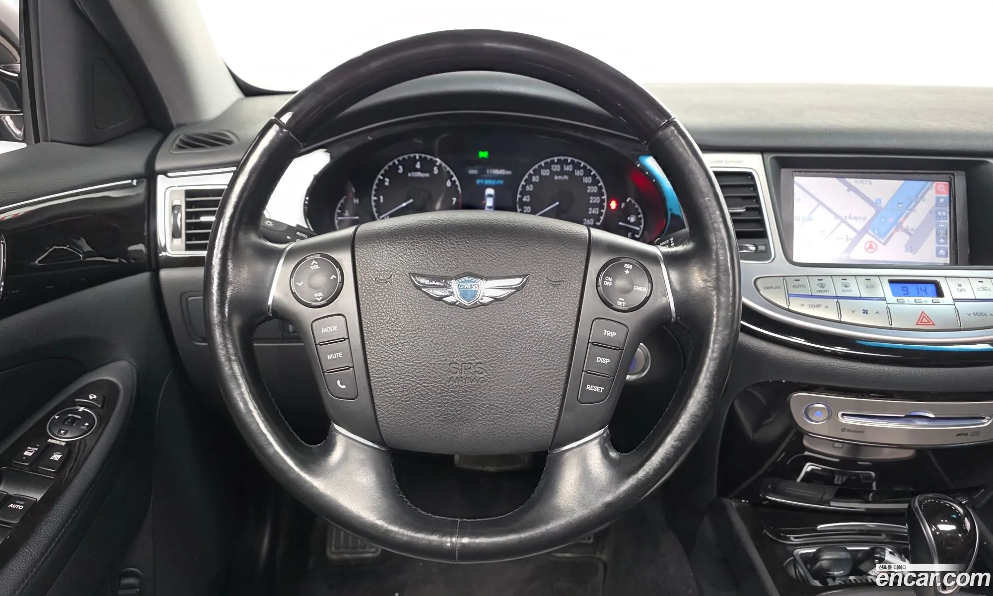 Hyundai Genesis 2011 — 19