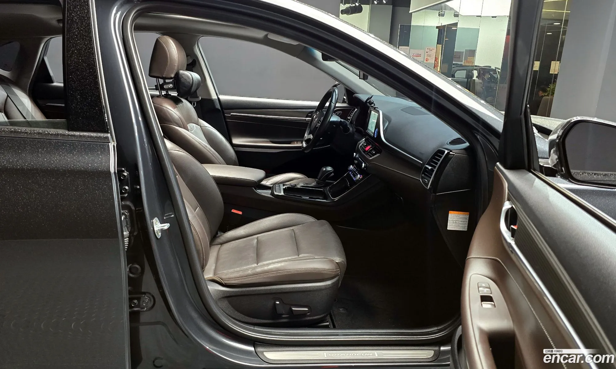 Hyundai Grandeur IG Hybrid 2017 — 13