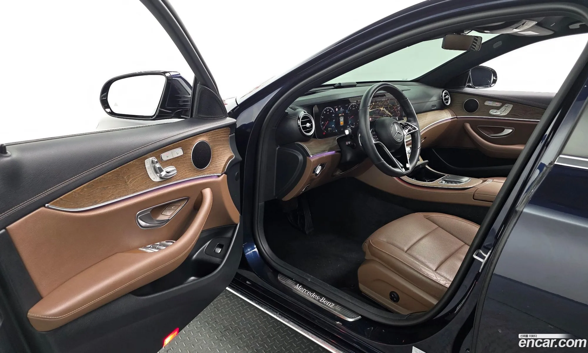 Mercedes-Benz E-Class W213 2022 — 17