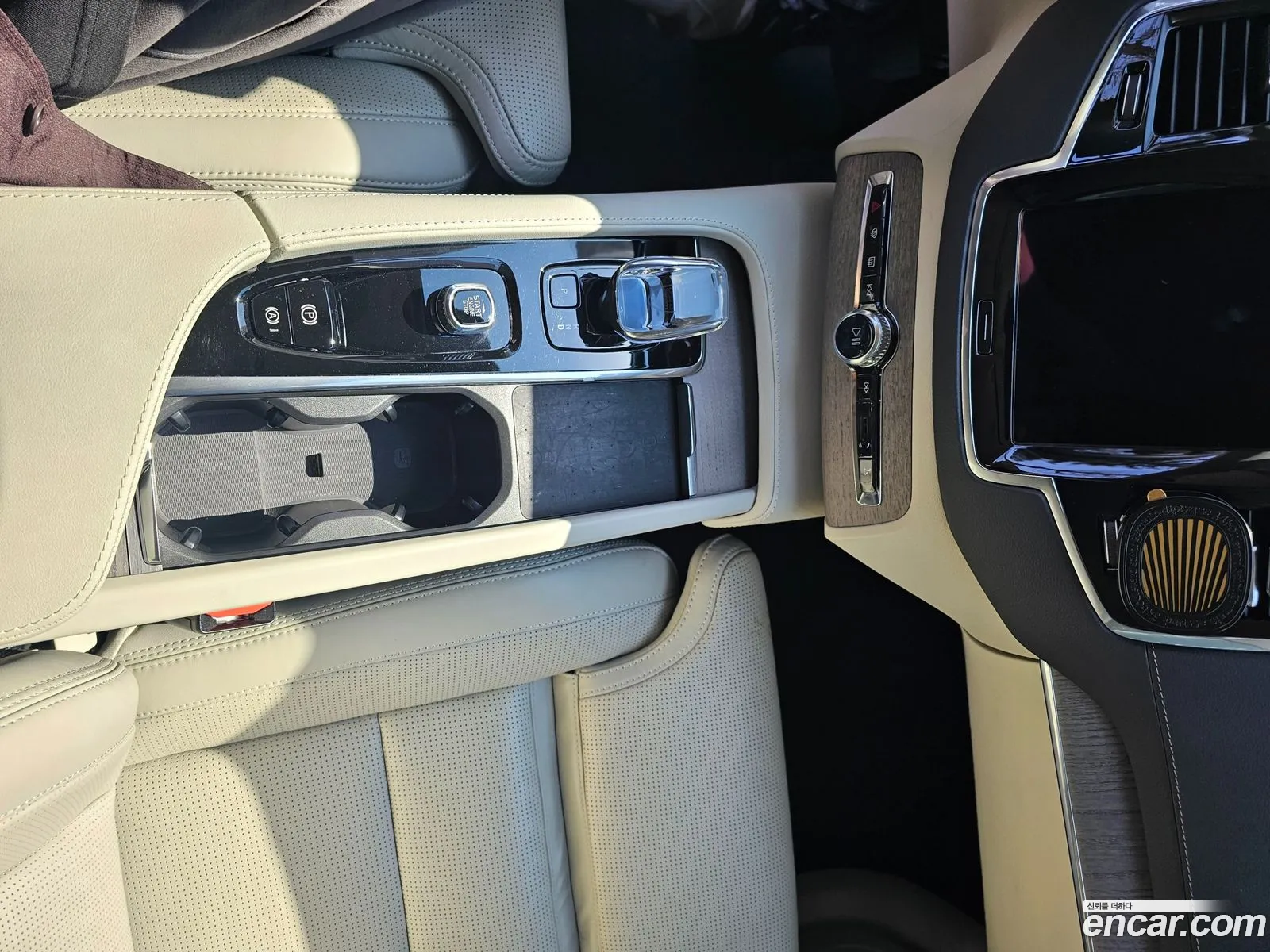 Volvo XC90 2023 — 18
