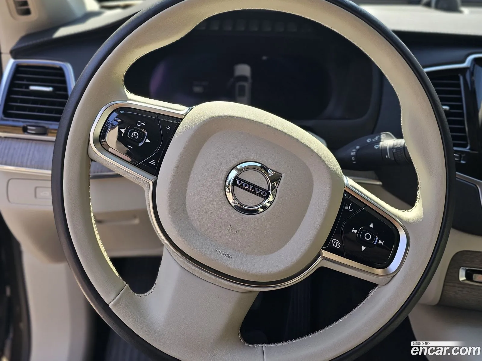 Volvo XC90 2023 — 9