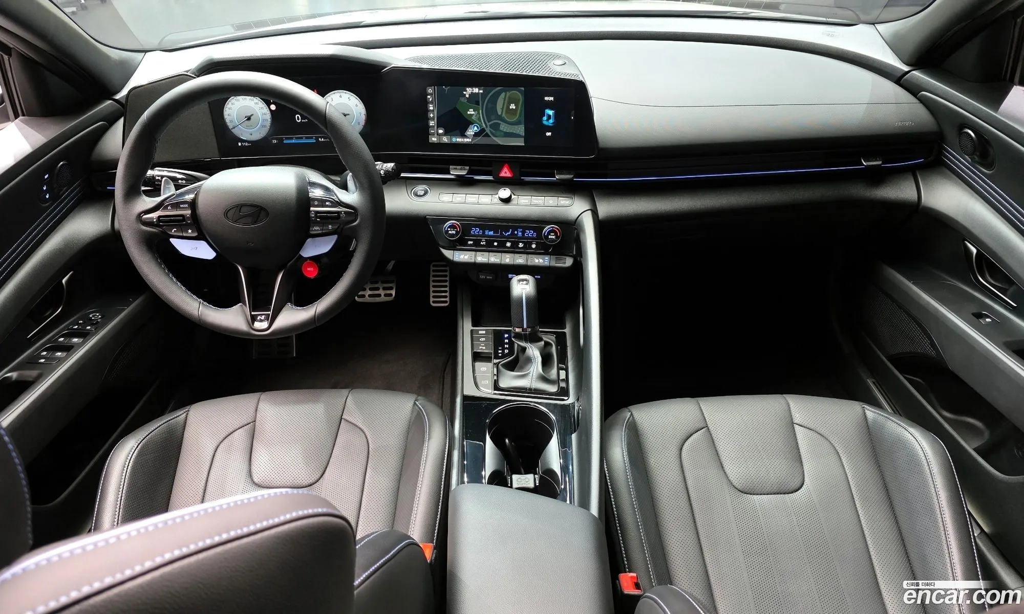 Hyundai Elantra 2025 — 16