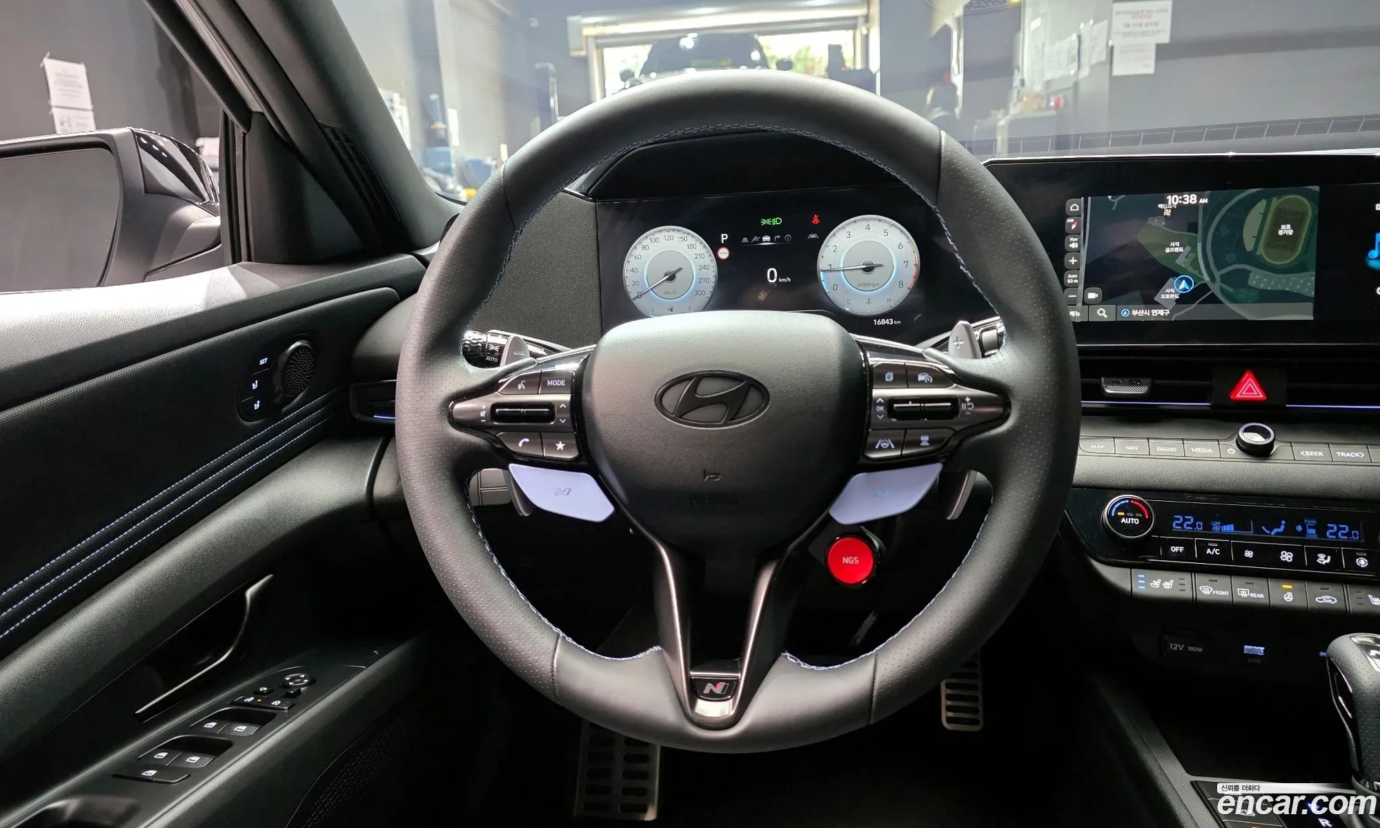Hyundai Elantra 2025 — 18