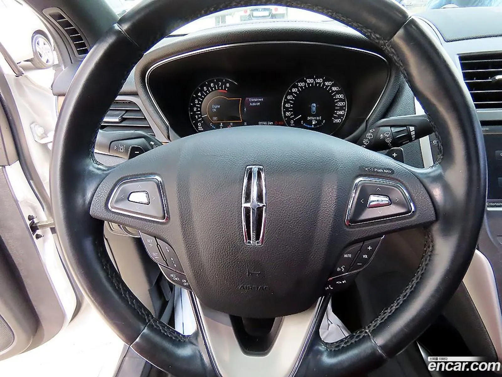 Lincoln MKC 2016 — 4