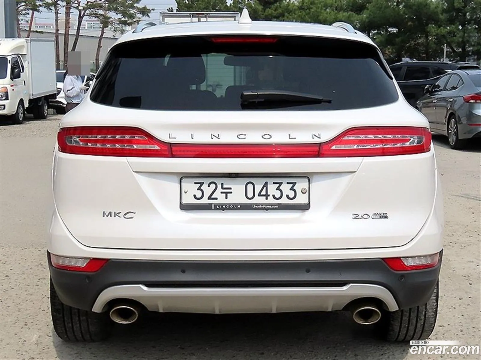 Lincoln MKC 2016 — 19