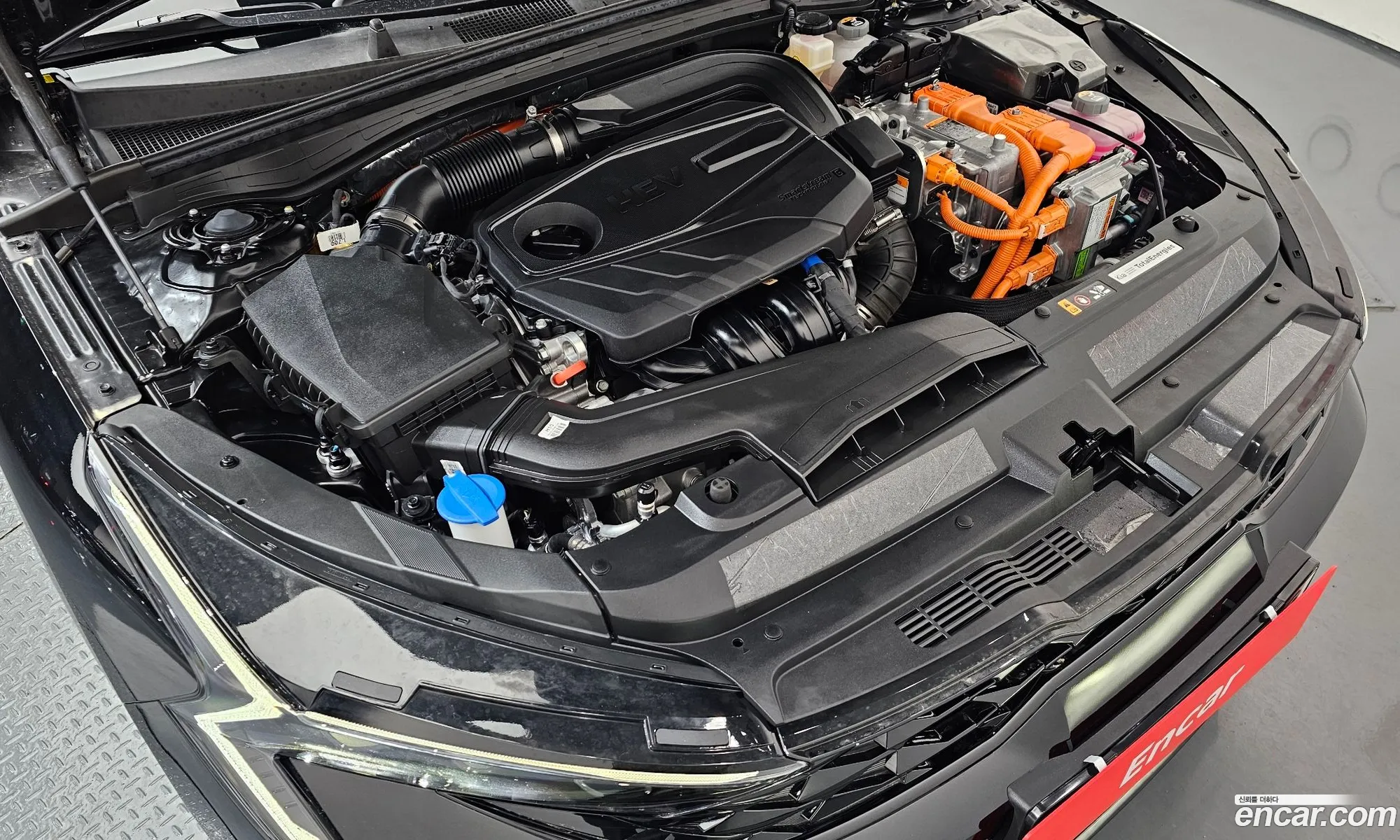 Kia K5 Hybrid 2025 — 10