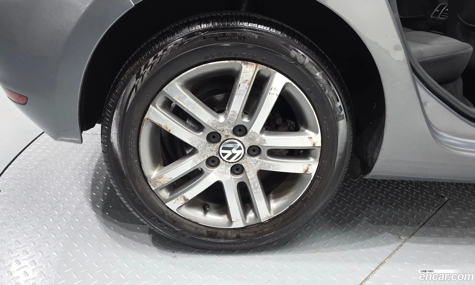 Volkswagen Golf 6th Gen 2011 — 6